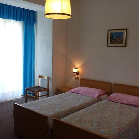Hotel Terminus Levico Terme Exterior foto